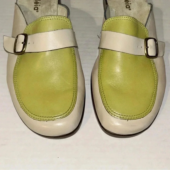 Azaléia Shoes Size 8.5 Slip On Flat Leather Upper Buckle Detaial Green Cream - Picture 11 of 11